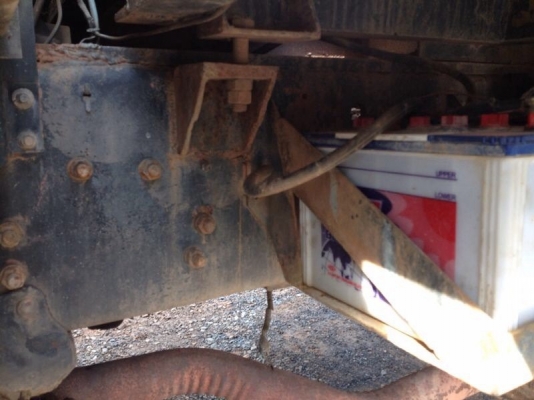 รถอีซูซุ 10 ล้อ ท้ายลาด 240 แรงม้า ( ขาวทำฟ้า )   สนใจติดต่อ 081 - 6079515