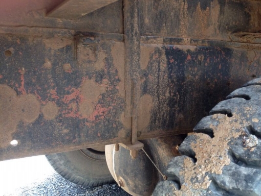 รถอีซูซุ 10 ล้อ ท้ายลาด 240 แรงม้า ( ขาวทำฟ้า )   สนใจติดต่อ 081 - 6079515