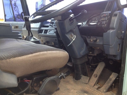 รถอีซูซุ 10 ล้อ ท้ายลาด 240 แรงม้า ( ขาวทำฟ้า )   สนใจติดต่อ 081 - 6079515