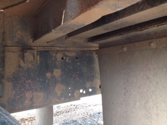 รถอีซูซุ 10 ล้อ ท้ายลาด 240 แรงม้า ( ขาวทำฟ้า )   สนใจติดต่อ 081 - 6079515