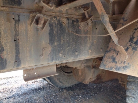 รถอีซูซุ 10 ล้อ ท้ายลาด 240 แรงม้า ( ขาวทำฟ้า )   สนใจติดต่อ 081 - 6079515