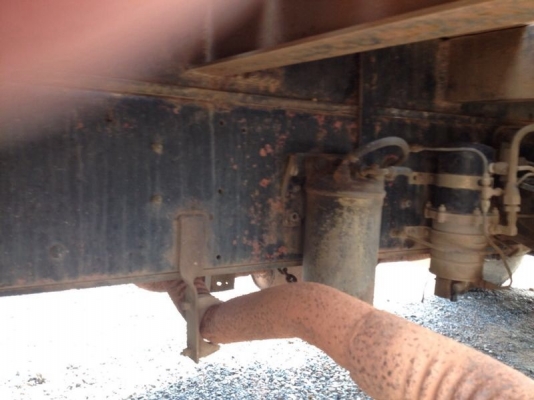 รถอีซูซุ 10 ล้อ ท้ายลาด 240 แรงม้า ( ขาวทำฟ้า )   สนใจติดต่อ 081 - 6079515