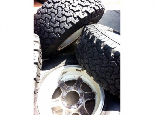 ขายล้อนอก พร้อมยาง  BF 265 x 70 x 16