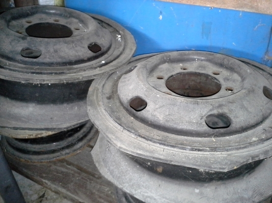 ขายกะทะล้อ isuzu elf 4 ล้อ