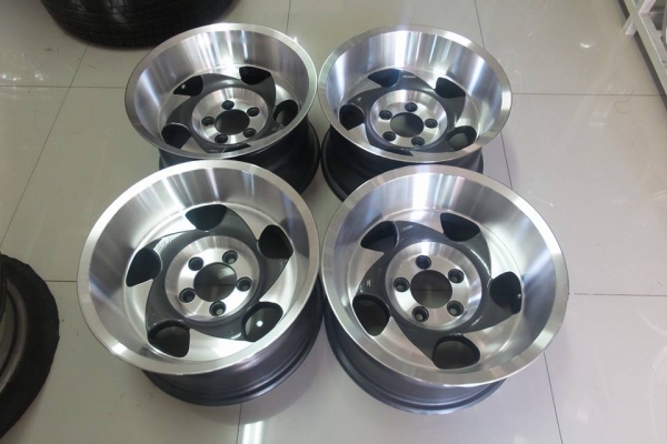 Enkei ลายใบพัด 5รู114 ขอบ15x8.5 ET-20 8900บาท