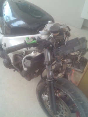 ขาย FZR400 ตัว 3TJ ครับ 25,000 เอาไปทำต่ออีกนิด เครื่องดี ขาย FZR400 ตัว 3TJ ครับ 25,000 เอาไปทำต่ออีกนิด เครื่องดี