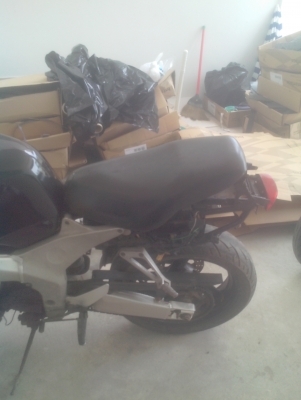 ขาย FZR400 ตัว 3TJ ครับ 25,000 เอาไปทำต่ออีกนิด เครื่องดี ขาย FZR400 ตัว 3TJ ครับ 25,000 เอาไปทำต่ออีกนิด เครื่องดี