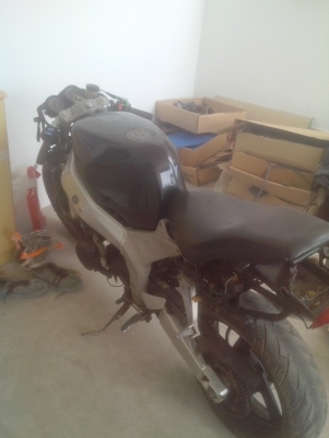 ขาย FZR400 ตัว 3TJ ครับ 25,000 เอาไปทำต่ออีกนิด เครื่องดี ขาย FZR400 ตัว 3TJ ครับ 25,000 เอาไปทำต่ออีกนิด เครื่องดี