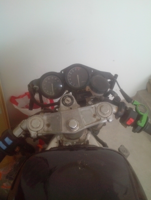 ขาย FZR400 ตัว 3TJ ครับ 25,000 เอาไปทำต่ออีกนิด เครื่องดี ขาย FZR400 ตัว 3TJ ครับ 25,000 เอาไปทำต่ออีกนิด เครื่องดี