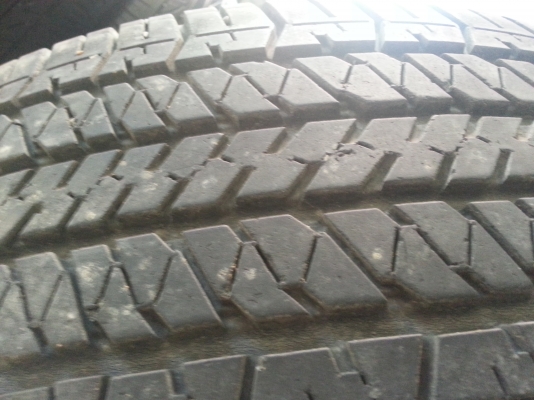 ขายยาง265/65/17     1ชุด7500