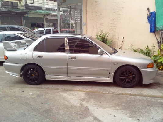 ขาย รถเก๋งราคามอไซค์ หล่อๆเรียบๆ