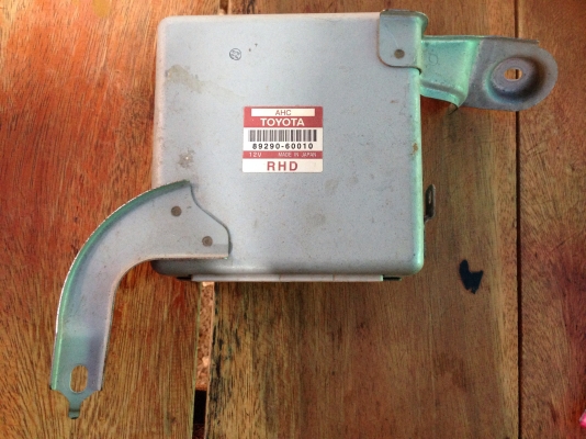 กล่องควบคุมระบบยกสูง Toyota Land Cruiser vx100 (UZJ100-HDJ100)