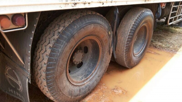 ฮีโน่ 10 ล้อ ( รถตู้เย็น ) FL226 220 แรงม้า  ติดต่อ 081 - 6079515