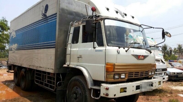 ฮีโน่ 10 ล้อ ( รถตู้เย็น ) FL226 220 แรงม้า  ติดต่อ 081 - 6079515