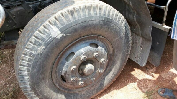 ฮีโน่ 10 ล้อ ( รถตู้เย็น ) FL226 220 แรงม้า  ติดต่อ 081 - 6079515