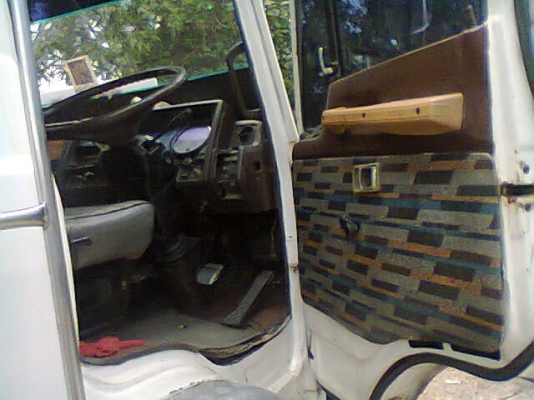 ขายหัวเก๋ง10ล้อHINO 4Dหัวนอก เจ้าของจะวางใหม่(ยกลงพรุ่งนี้) ขาย75,000 บาทยกขึ้นได้เลยครับ  ขายให้คุณอาร์ทบ้านไร่แล้วครับขอบคุณครับ