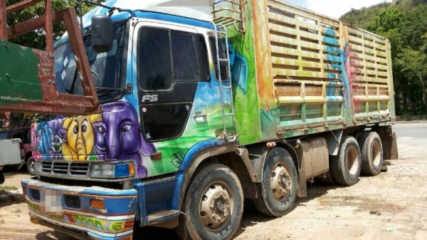 ฮีโน่เปอร์เฟีย 12 ล้อ ดั้ม  P11C  330 แรงม้า.  ปี 25  สนใจติดต่อ 081 - 6079515