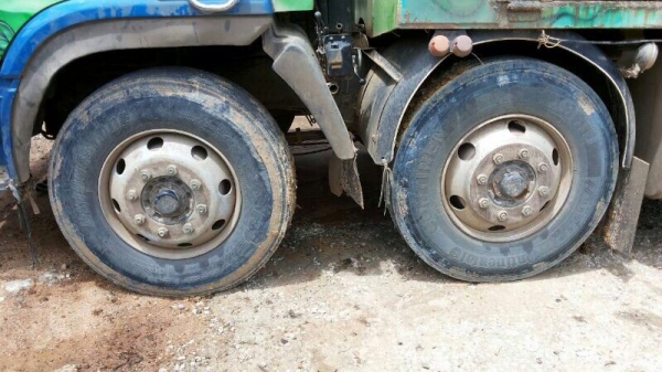 ฮีโน่เปอร์เฟีย 12 ล้อ ดั้ม P11C 330 แรงม้า. ปี 25 สนใจติดต่อ 081 - 6079515 ฮีโน่เปอร์เฟีย 12 ล้อ ดั้ม P11C 330 แรงม้า. ปี 25 สนใจติดต่อ 081 - 6079515