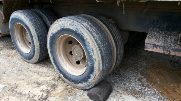 ฮีโน่เปอร์เฟีย 12 ล้อ ดั้ม P11C 330 แรงม้า. ปี 25 สนใจติดต่อ 081 - 6079515 ฮีโน่เปอร์เฟีย 12 ล้อ ดั้ม P11C 330 แรงม้า. ปี 25 สนใจติดต่อ 081 - 6079515