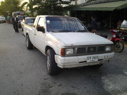 รถ Nissan Big m-แคปเล็ก