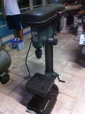 แท่นสว่าน KIRA ของญี่ปุ่นแท้ ไฟ 220 โวล์ สภาพพร้อมใช้งาน หน้าแท่นไม่มีรอย