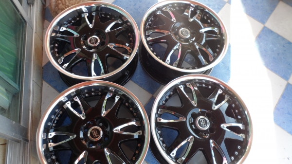 infiny by japan 17 4รู100 กว้าง7.5" หน้าตื้น ออฟ42 หลังลึกออฟ38 สีเดิมๆไม่มีซ่อม ดำขอบเงาจ้า สวยๆมีรอยนิดเดียว ขายถูกๆ 7500 สนจัยดูของได้ที่ คลอง2 คลองหลวง 0898128457 ไอดี chaichaimax ส่งทั่วไทย ซ.บงกช11https://www.facebook.com/profile.php?id=1000062