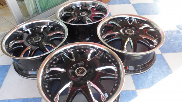 infiny by japan 17 4รู100 กว้าง7.5" หน้าตื้น ออฟ42 หลังลึกออฟ38 สีเดิมๆไม่มีซ่อม ดำขอบเงาจ้า สวยๆมีรอยนิดเดียว ขายถูกๆ 7500 สนจัยดูของได้ที่ คลอง2 คลองหลวง 0898128457 ไอดี chaichaimax ส่งทั่วไทย ซ.บงกช11https://www.facebook.com/profile.php?id=1000062