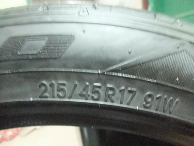 ยาง Nitto 215/45/17 ปี 12