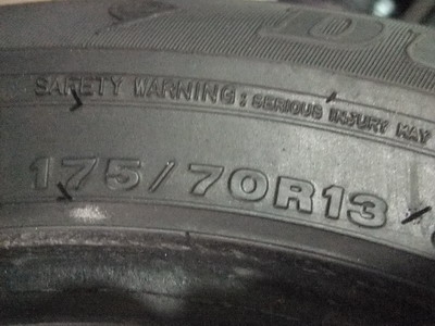 ยาง Dunlop 175/70/13 ปี09 ยาง Dunlop 175/70/13 ปี09
