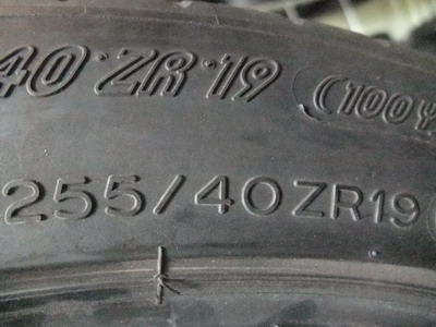 ยาง Michelin 255/40/19 ปี 11 ยาง Michelin 255/40/19 ปี 11