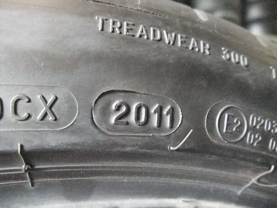 ยาง Michelin 255/40/19 ปี 11 ยาง Michelin 255/40/19 ปี 11