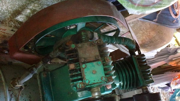 ชายปั๊มลมฟูเส็ง 5 แรง