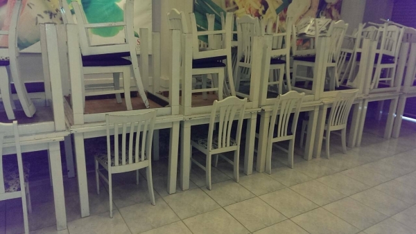 ขายชุดโต๊ะเก้าอี้หุ่มเบาะ   27 ชุด ถูกๆ