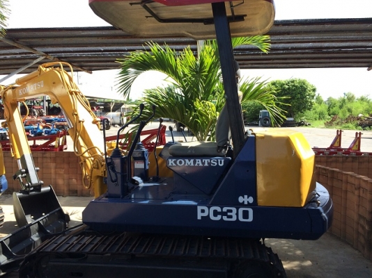 ขายด่วนรถแบคโฮ komatsu pc 30-5 เก่านอก สภาพเยี่ยม ราคาถูก