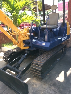 ขายด่วนรถแบคโฮ komatsu pc 30-5 เก่านอก สภาพเยี่ยม ราคาถูก