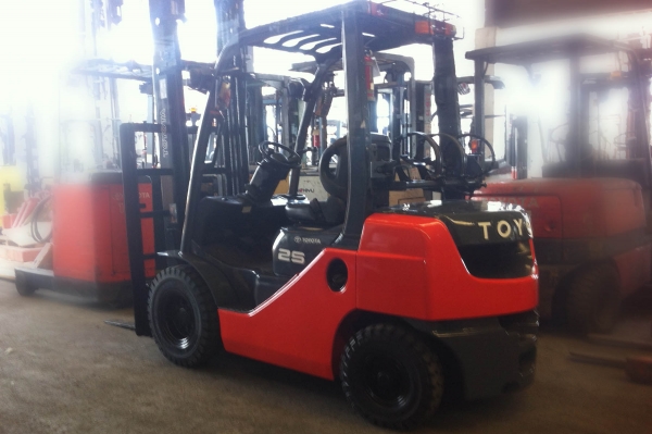 ขายรถโฟล์คลิฟท์ TOYOTA 8FG25 เสา 4 เมตร