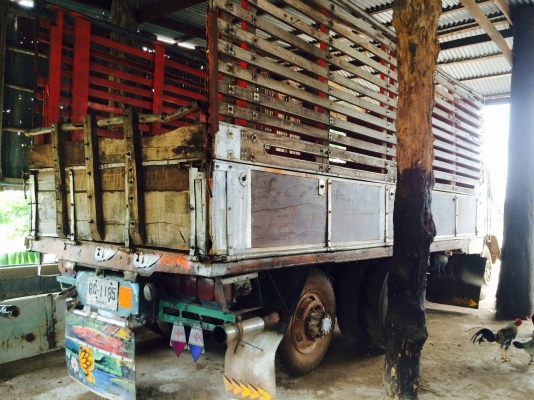 สิบล้อ เพลาเดียว Hino 600,000 บาท