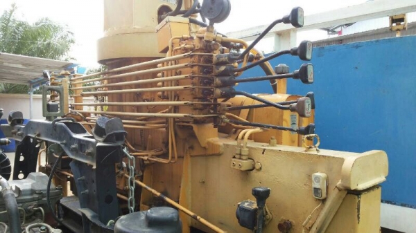 รถฮีโน่ 6 ล้อ พื้นเรียบ ( ติดเครน 3 ตัน ) 220 แรงม้า ปี 48 ( รถวิ่ง 6x,xxx กม. ) สนใจติดต่อ 081 - 6079515 รถฮีโน่ 6 ล้อ พื้นเรียบ ( ติดเครน 3 ตัน ) 220 แรงม้า ปี 48 ( รถวิ่ง 6x,xxx กม. ) สนใจติดต่อ 081 - 6079515