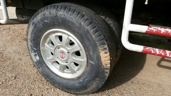 รถฮีโน่ 6 ล้อ พื้นเรียบ ( ติดเครน 3 ตัน ) 220 แรงม้า ปี 48 ( รถวิ่ง 6x,xxx กม. ) สนใจติดต่อ 081 - 6079515 รถฮีโน่ 6 ล้อ พื้นเรียบ ( ติดเครน 3 ตัน ) 220 แรงม้า ปี 48 ( รถวิ่ง 6x,xxx กม. ) สนใจติดต่อ 081 - 6079515