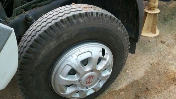 รถฮีโน่ 6 ล้อ พื้นเรียบ ( ติดเครน 3 ตัน ) 220 แรงม้า ปี 48 ( รถวิ่ง 6x,xxx กม. ) สนใจติดต่อ 081 - 6079515 รถฮีโน่ 6 ล้อ พื้นเรียบ ( ติดเครน 3 ตัน ) 220 แรงม้า ปี 48 ( รถวิ่ง 6x,xxx กม. ) สนใจติดต่อ 081 - 6079515