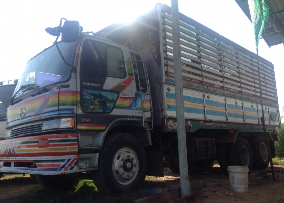 HINO FL 3H - 195 HP HO7D สมอเงิน สิบล้อดั๊มพ์เกษตรเพลาเดียว กระบะดั๊มพ์มิเนียมคอกสูงเกษตรสภาพดีสุดๆพร้อมบรรทุกพร้อมใช้งานได้เลยครับ เครื่องแน่นแรงดี ภายในเก๋งคอนโซลสวยเดิมๆครบพร้อม พวงมาลัยเพาเวอร์ ระบบเบรคทริ๊ปฟี้ ช่วงล่างคัชซีสวยมากไม่มีบวม ยางสภาพดี 10