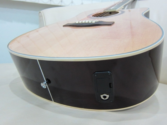 กีต้าร์โปร่งเว้าไฟฟ้า Vivid รุ่น V-121c ของใหม่ EQ อย่างดี G-Tone GT-2 มีจูนเนอร์