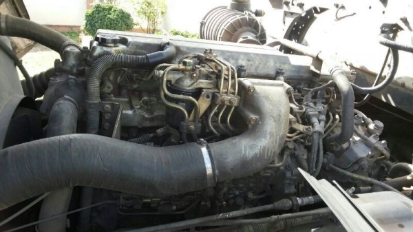 รถฮีโน่ 10 ล้อ ตู้แห้ง 260 แรงม้า ปี 47  สนใจติดต่อ 081 - 6079515