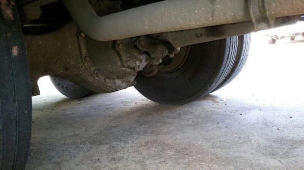 รถฮีโน่ 10 ล้อ ตู้แห้ง 260 แรงม้า ปี 47  สนใจติดต่อ 081 - 6079515