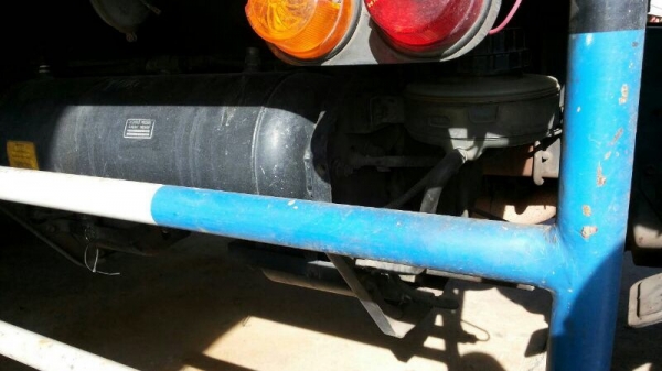 รถฮีโน่ 10 ล้อ ตู้แห้ง 260 แรงม้า ปี 47  สนใจติดต่อ 081 - 6079515