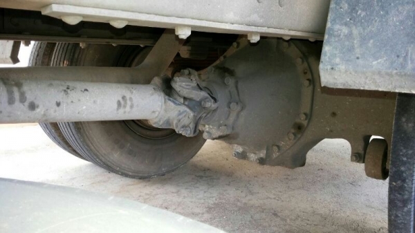 รถฮีโน่ 10 ล้อ ตู้แห้ง 260 แรงม้า ปี 47  สนใจติดต่อ 081 - 6079515