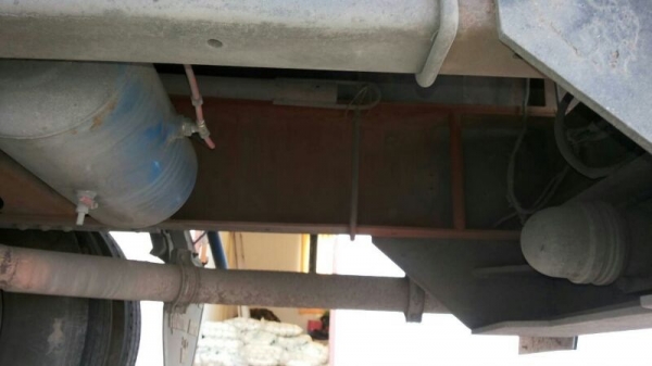 รถฮีโน่ 10 ล้อ ตู้แห้ง 260 แรงม้า ปี 47  สนใจติดต่อ 081 - 6079515