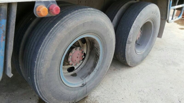 รถฮีโน่ 10 ล้อ ตู้แห้ง 260 แรงม้า ปี 47  สนใจติดต่อ 081 - 6079515