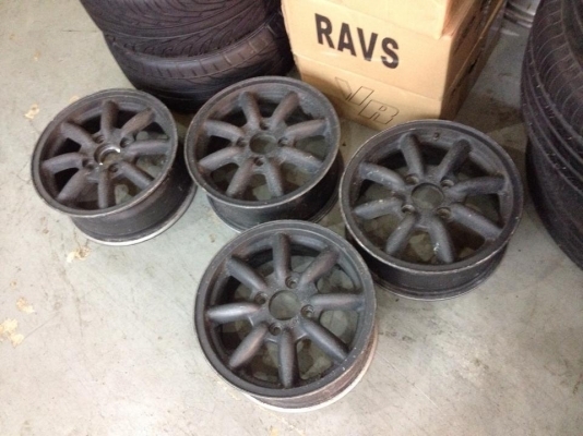 ขายล้อกล้วย BR ขอบ15 4/114 กว้าง6.5 et 40 สีเดิม สวยๆ