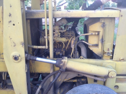 รถตักล้อยาง KOMATSU   ราคา 185000 บาท